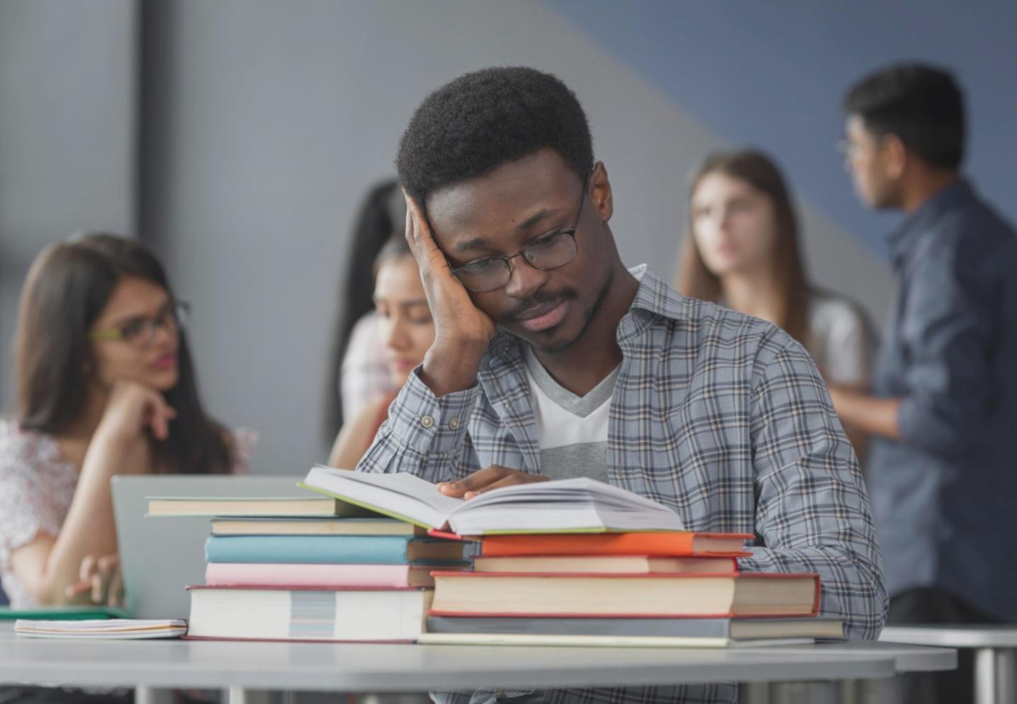 Студийная съёмка с профессиональным освещением